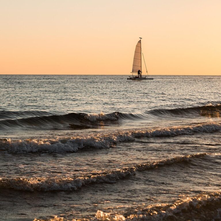 Sailing in North Eleuthera