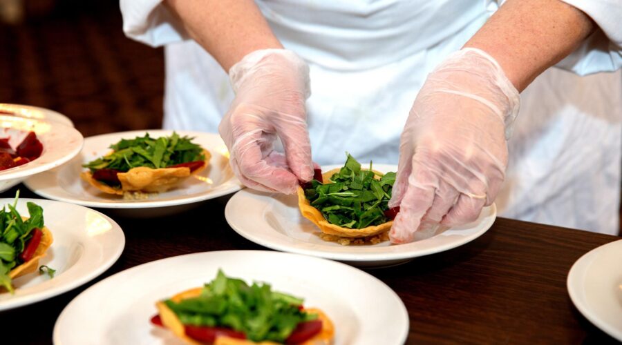 Chefs and caterers in Spanish Wells