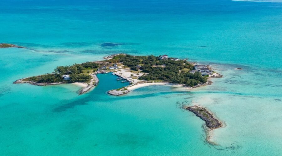 Crown Pigeon Island & Cays