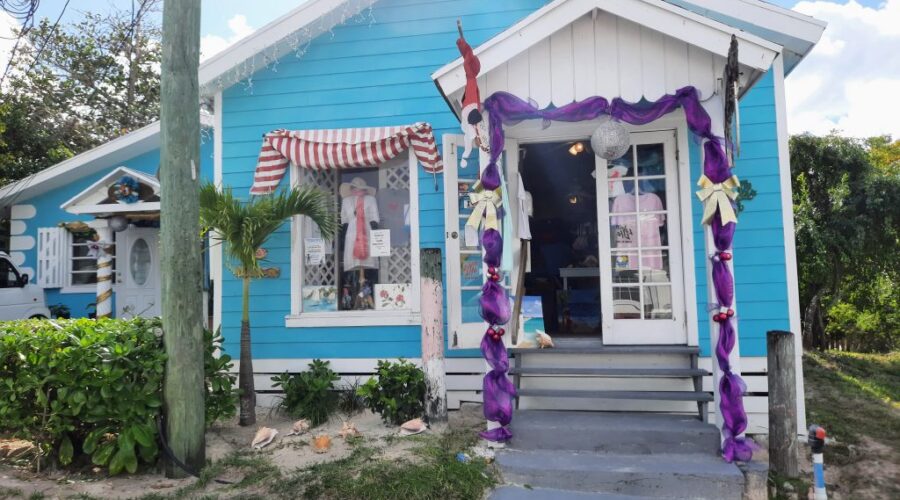 Gift Store Bahamian Shells and Tings